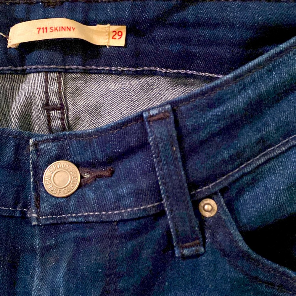 LEVI’S 711 skinny jeans. Size 29